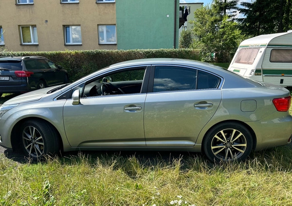 Toyota Avensis cena 36500 przebieg: 194000, rok produkcji 2013 z Będzin małe 781